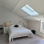 Maison Spacieuse Avec Jardin Proche & Centre 펜션 *