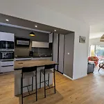Maison Spacieuse Avec Jardin Proche & Centre 펜션 포르닉