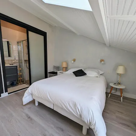 Maison Spacieuse Avec Jardin Proche & Centre 포르닉