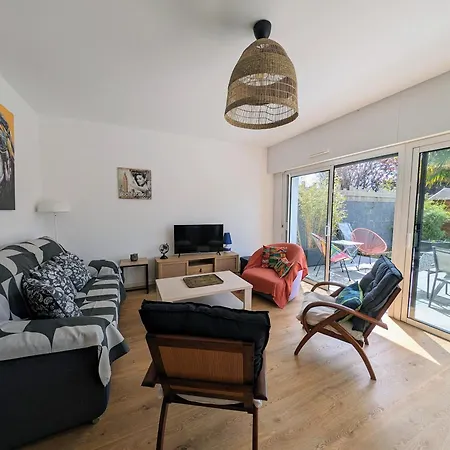 펜션 Maison Spacieuse Avec Jardin Proche & Centre