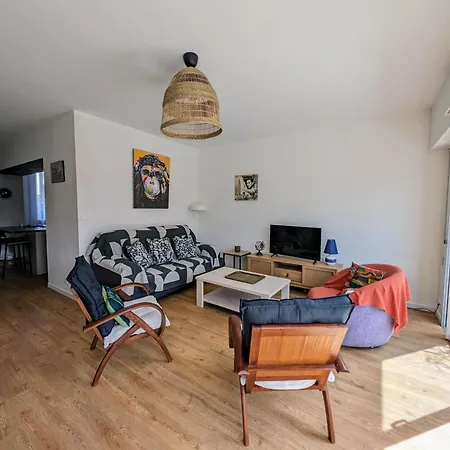 Maison Spacieuse Avec Jardin Proche & Centre *