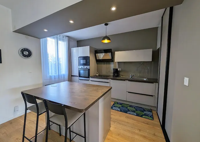 Maison Spacieuse Avec Jardin Proche & Centre